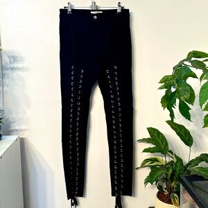 Lace-up skinny pants
